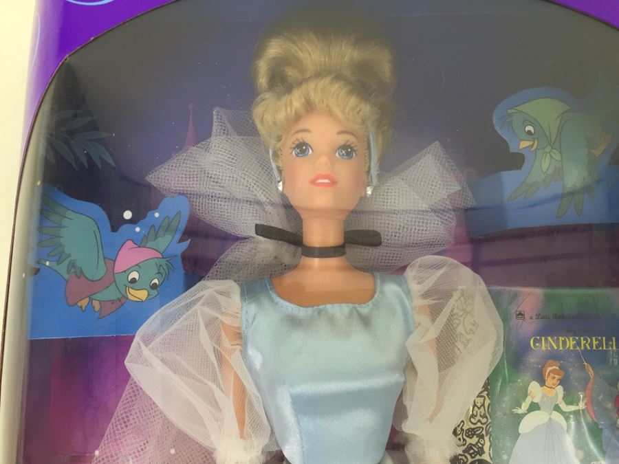 Disney Classics Cinderella Doll With 1st Edition Cinderella Little Little Golden Book Mattel 1624 Vintage 1991 New In Box [Photo 3]