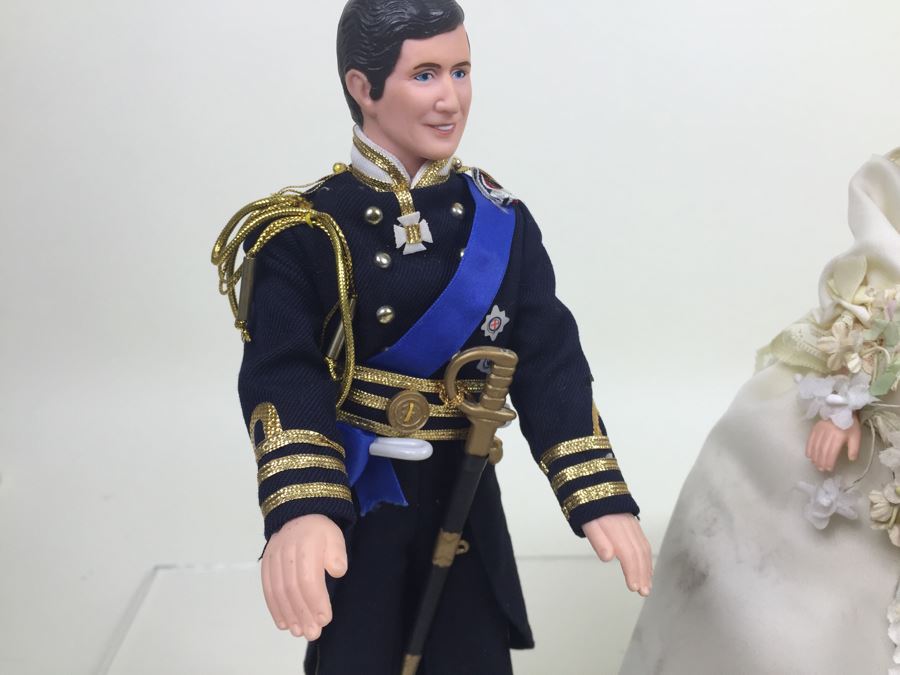 Prince Charles And Lady Diana Dolls With Stands [Photo 6]