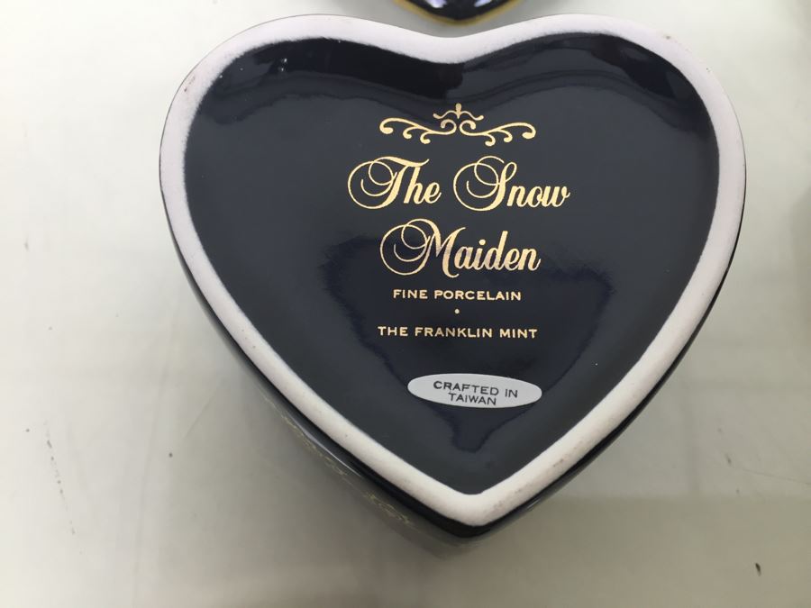 Set Of 12 The Franklin Mint Fine Porcelain Painted Covered Boxes [Photo 34]