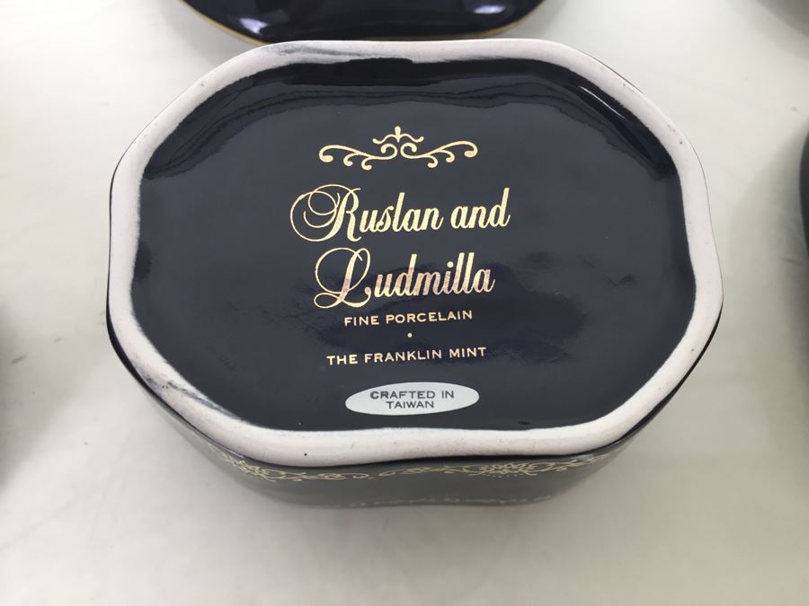 Set Of 12 The Franklin Mint Fine Porcelain Painted Covered Boxes [Photo 29]