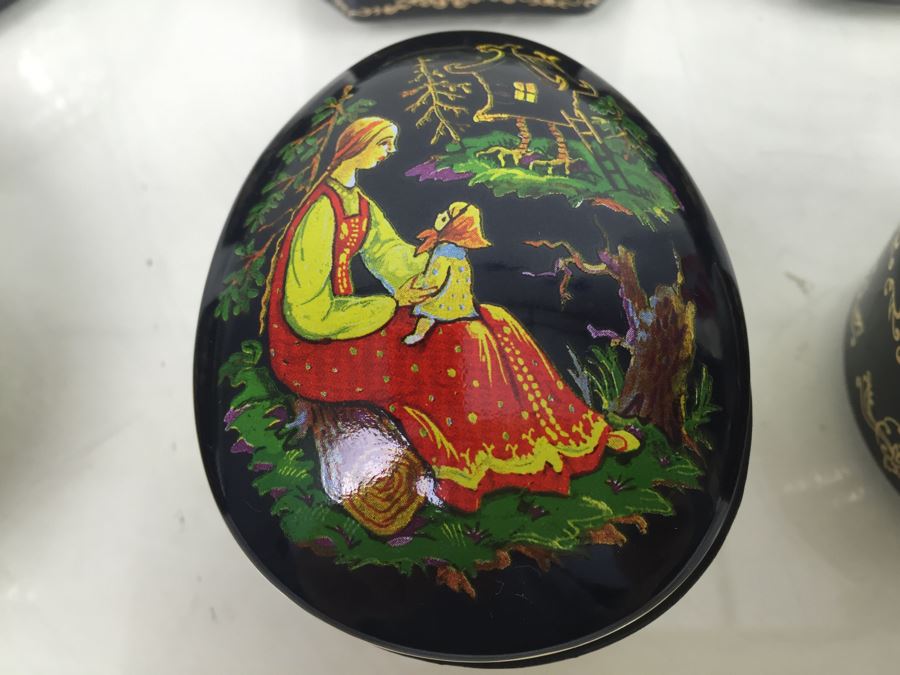 Set Of 12 The Franklin Mint Fine Porcelain Painted Covered Boxes [Photo 7]