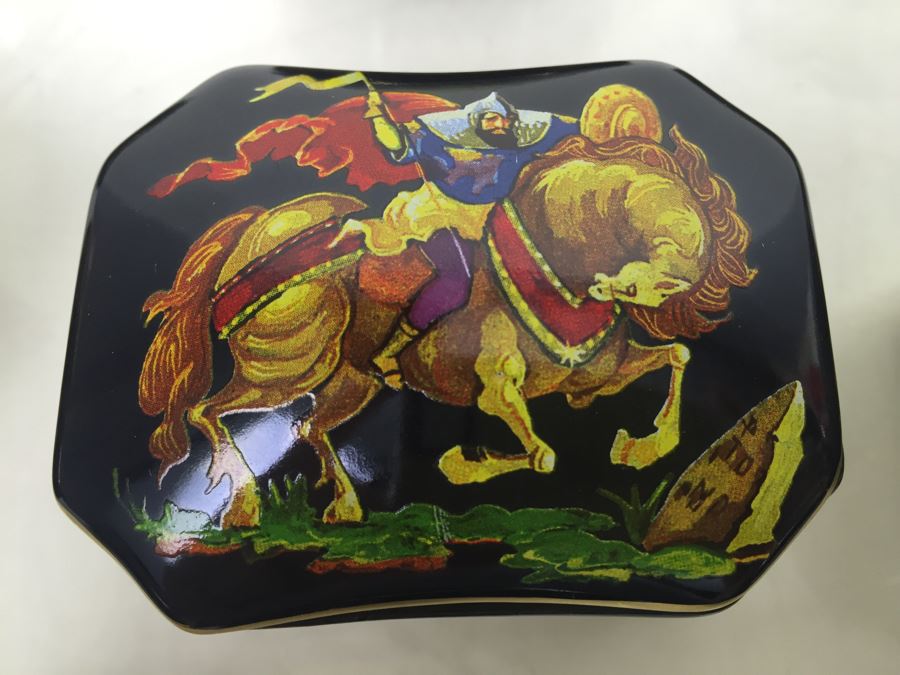 Set Of 12 The Franklin Mint Fine Porcelain Painted Covered Boxes [Photo 11]