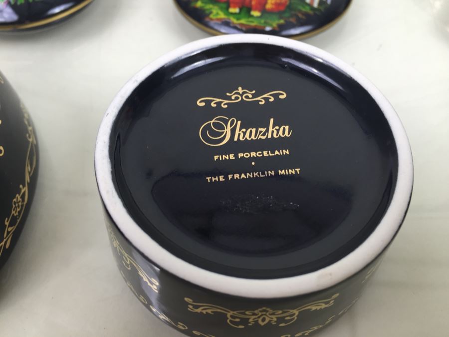 Set Of 12 The Franklin Mint Fine Porcelain Painted Covered Boxes [Photo 37]