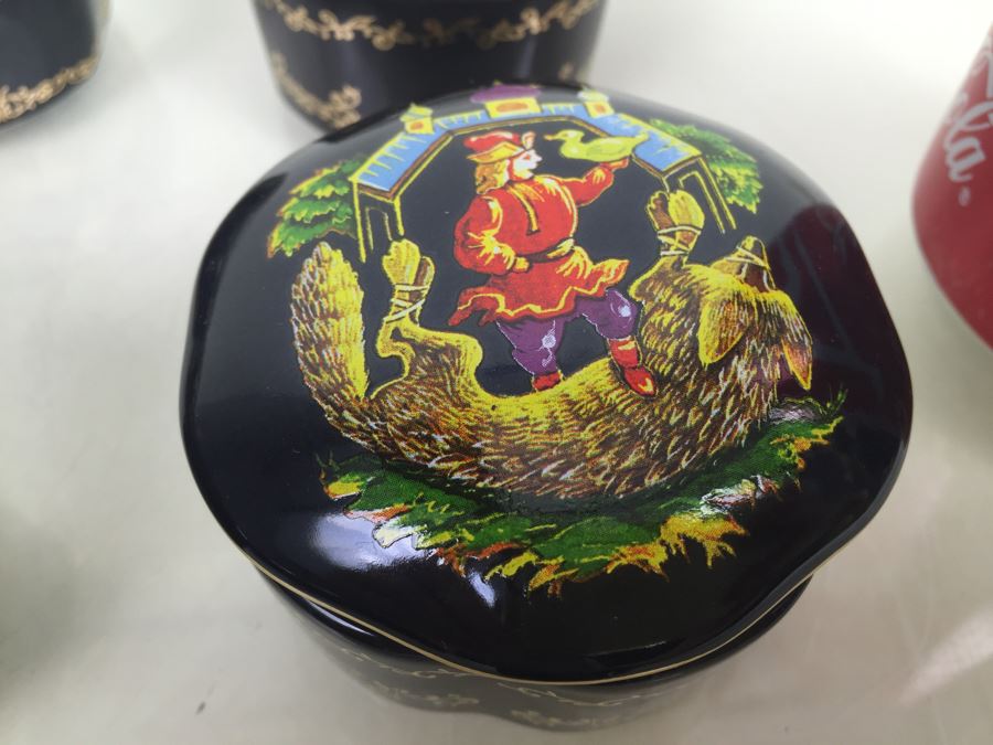 Set Of 12 The Franklin Mint Fine Porcelain Painted Covered Boxes [Photo 15]