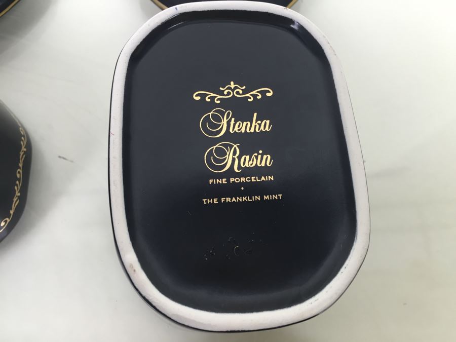 Set Of 12 The Franklin Mint Fine Porcelain Painted Covered Boxes [Photo 30]