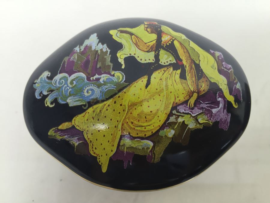 Set Of 12 The Franklin Mint Fine Porcelain Painted Covered Boxes [Photo 23]