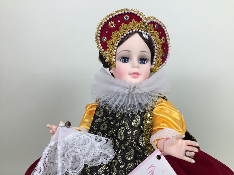 LARGE Madame Alexander Doll 'Mary Queen Of Scots' New With Tags And Stand [Photo 6]