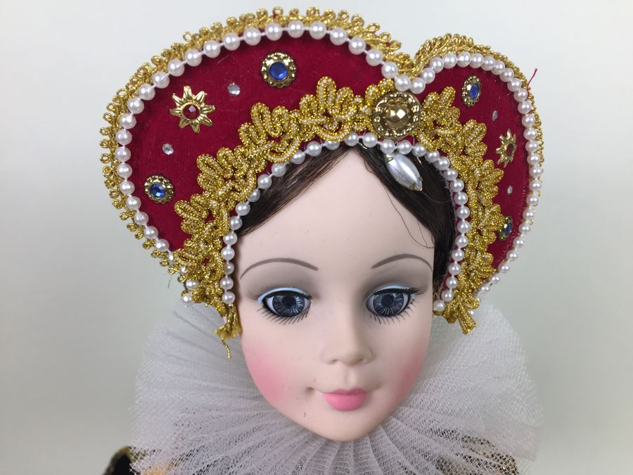 LARGE Madame Alexander Doll 'Mary Queen Of Scots' New With Tags And Stand [Photo 7]