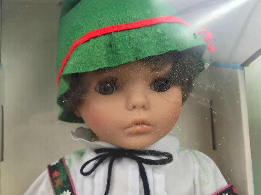 Pair Of Original Lissi Dolls Made In Germany New In Box Limited Issue Partly Hand-Made In Old German Toy Factory [Photo 5]