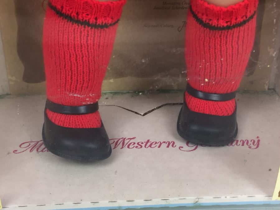 Pair Of Original Lissi Dolls Made In Germany New In Box Limited Issue Partly Hand-Made In Old German Toy Factory [Photo 8]