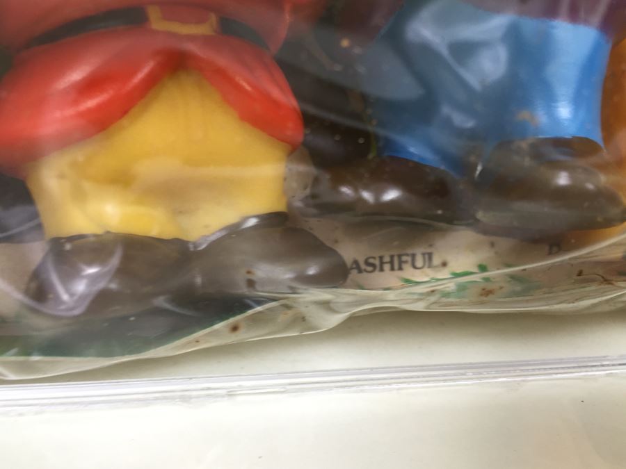 Disney's Snow White And The Seven Dwarfs All Seven Dwarfs With Snow White Vinyl Toys In Original Packaging [Photo 12]