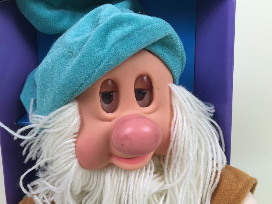 Disney's Snow White And The Seven Dwarfs SLEEPY Dwarf Doll Plush Toy Preschool Mattel 12302 Vintage New In Box [Photo 3]