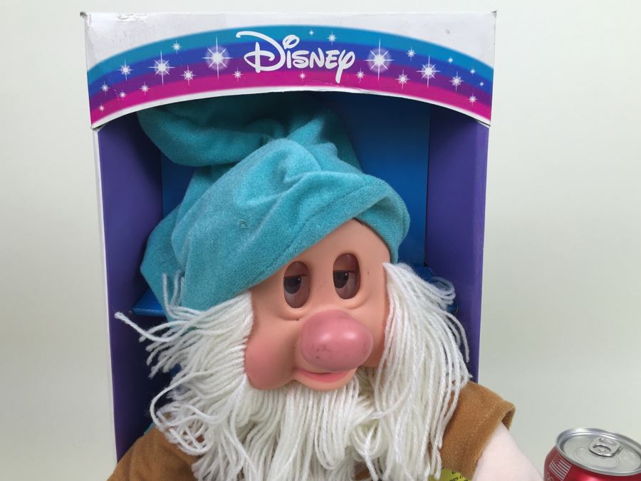 Disney's Snow White And The Seven Dwarfs SLEEPY Dwarf Doll Plush Toy Preschool Mattel 12302 Vintage New In Box [Photo 4]