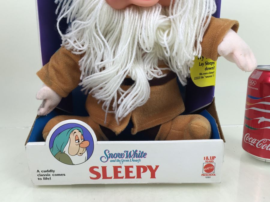 Disney's Snow White And The Seven Dwarfs SLEEPY Dwarf Doll Plush Toy Preschool Mattel 12302 Vintage New In Box [Photo 5]