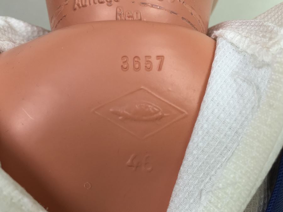 Schildkröt Company 16' Brother And Sister Dolls Made in Germany Original Clothes 46/1980 High Quality German Turtle Mark Limited Edition: Boy Is Limited 3,567 Of 5,000 And Girl Is Limited 3,899 Of 5,000 [Photo 12]