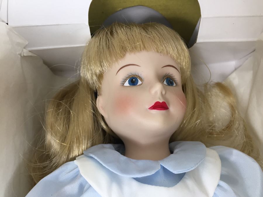 The Disney Collection Alice In Wonderland Collectors Doll Grolier [Photo 9]