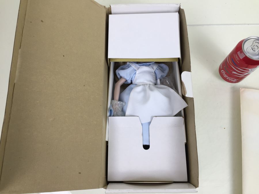 The Disney Collection Alice In Wonderland Collectors Doll Grolier [Photo 7]