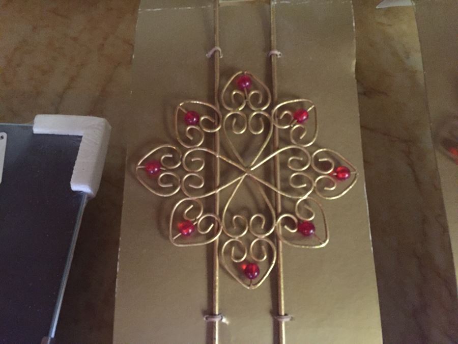 8 X 10 Picture Frames And Holiday Decoration Lot [Photo 5]