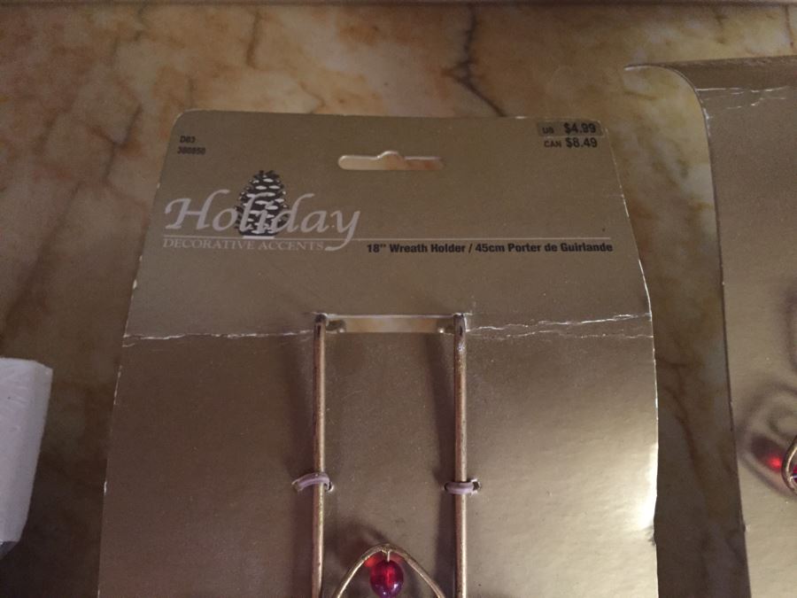 8 X 10 Picture Frames And Holiday Decoration Lot [Photo 6]