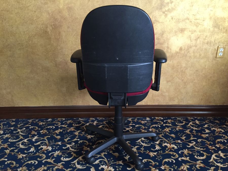 Office Chair [Photo 3]