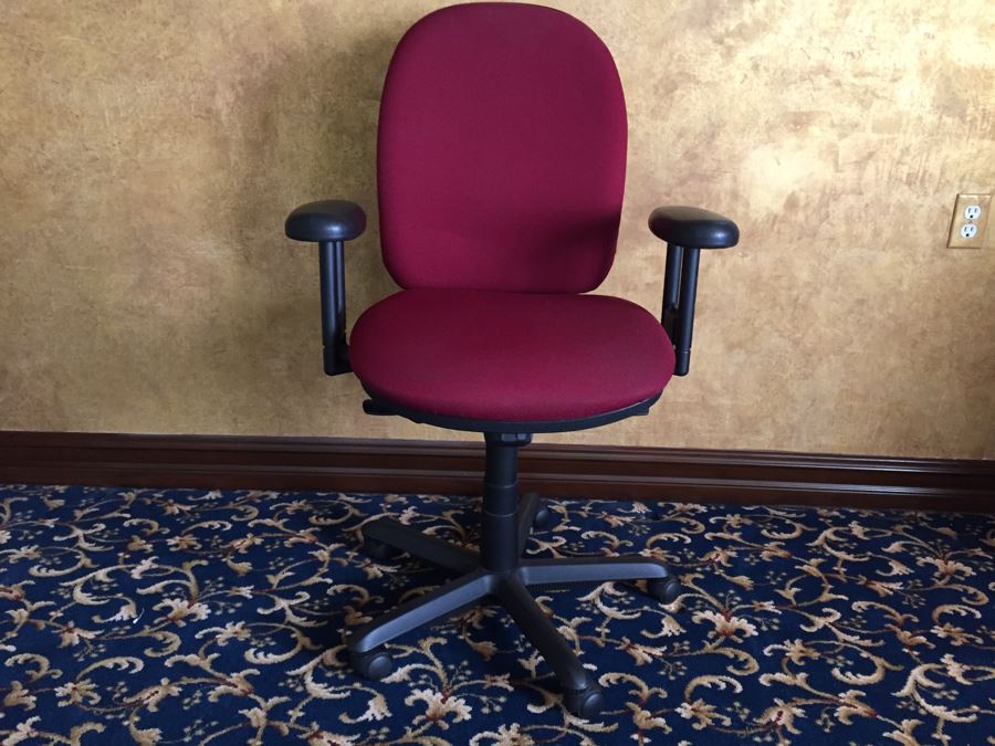 Office Chair [Photo 1]
