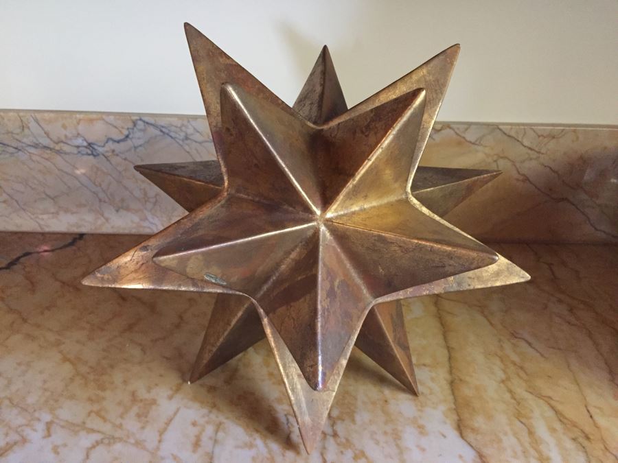 Large Decorative Metal Gold Star [Photo 2]