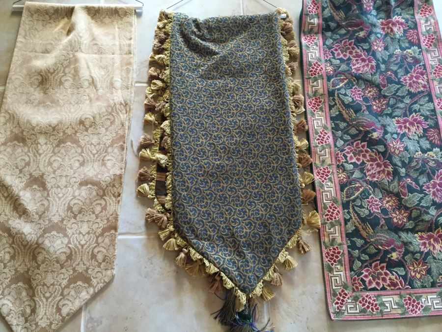 (3) Lot Of Table Runners [Photo 2]