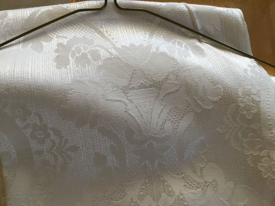 Huge Lot Of Over 10 Tablecloths [Photo 14]