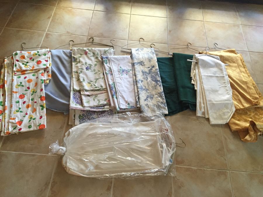 Huge Lot Of Over 10 Tablecloths