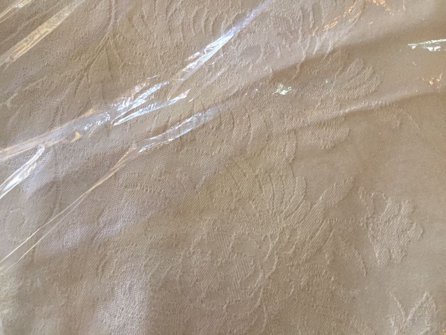 Huge Lot Of Over 10 Tablecloths [Photo 20]