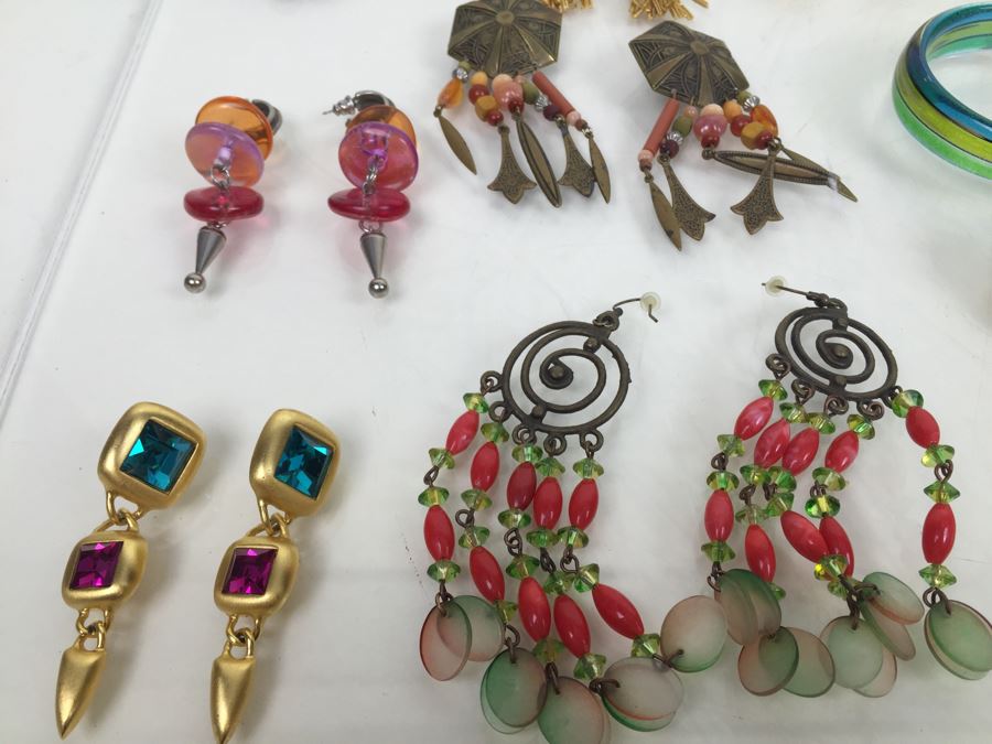 Costume Jewelry Lot [Photo 11]