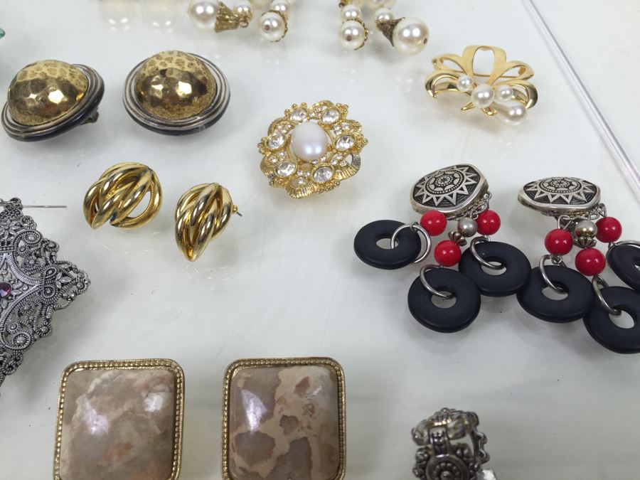 Costume Jewelry Lot [Photo 8]
