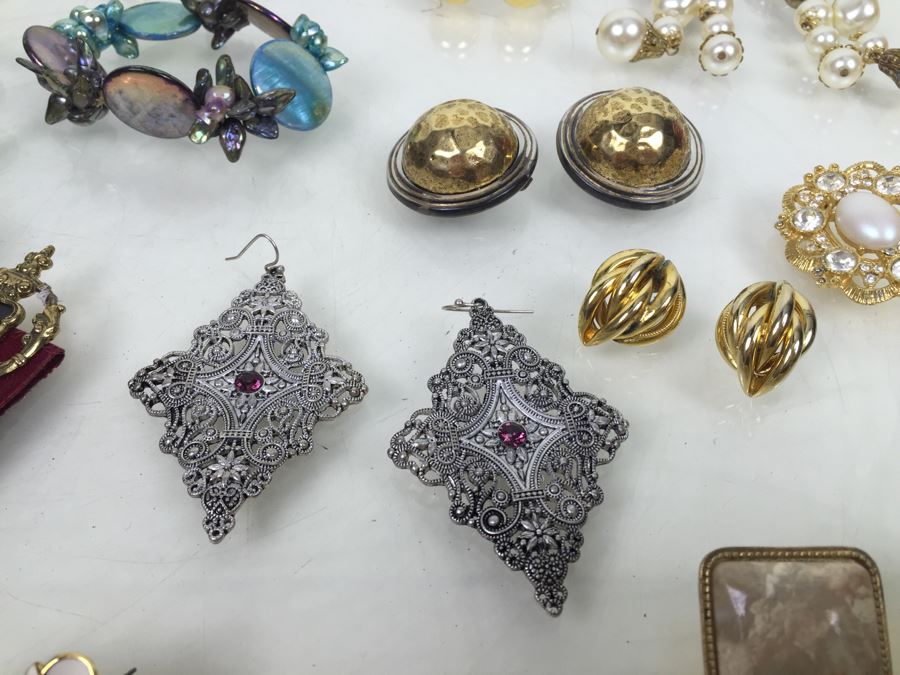 Costume Jewelry Lot [Photo 9]