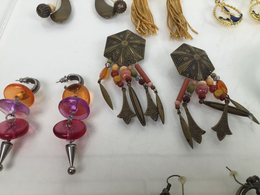 Costume Jewelry Lot [Photo 12]