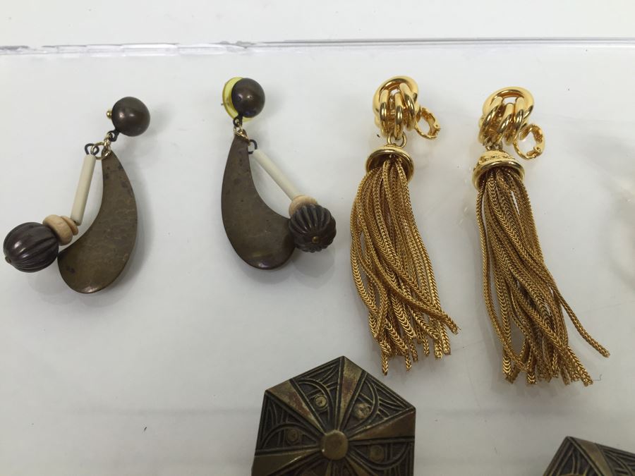 Costume Jewelry Lot [Photo 13]