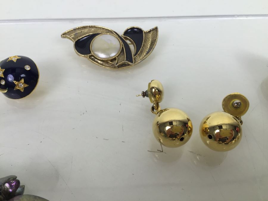 Costume Jewelry Lot [Photo 16]