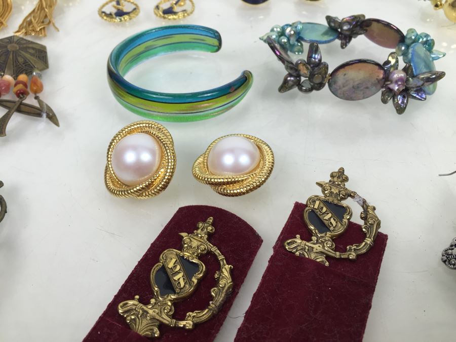 Costume Jewelry Lot [Photo 3]