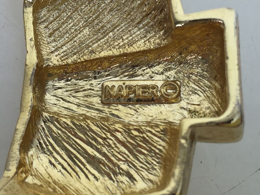 Gold Tone Napier Necklace [Photo 3]