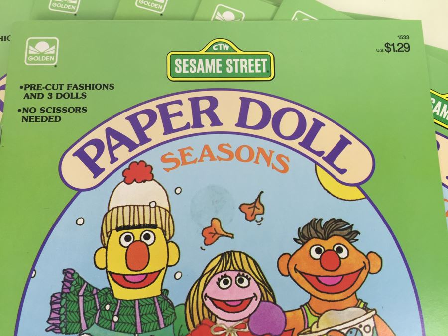 (9) SESAME STREET Paper Doll Books Golden Book Featuring Jim Henson's Sesame Street Muppets 'Seasons' And 'Follow That Bird The Movie' Vintage 1984 New [Photo 5]