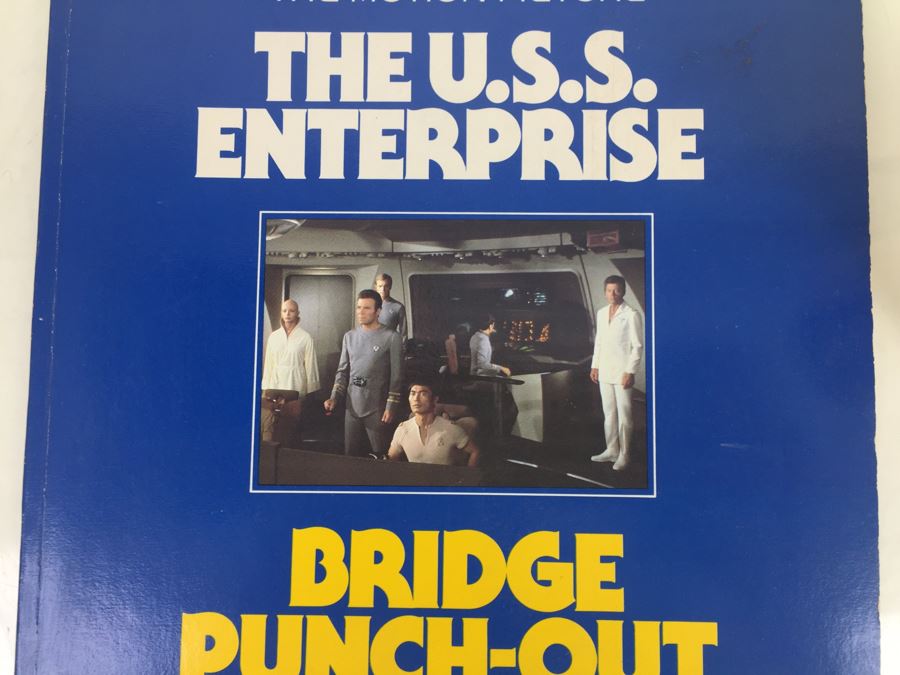STAR TREK The Motion Picture The U.S.S. Enterprise Bridge Punch-Out Book First Edition First Wanderer ISBN 0-671-95544-6 Vintage 1979 [Photo 3]
