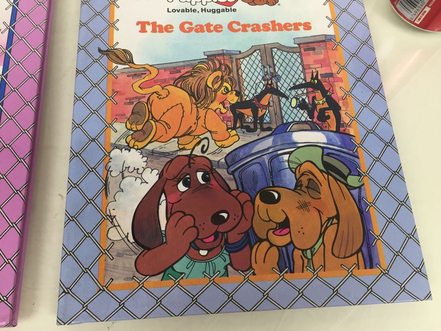 Pair Of Pound Puppies Books 'Snowball The Wonder Dog' And 'The Gate Crashers' Golden Book Tonka Vintage 1986 [Photo 6]
