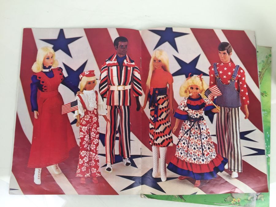 Pair Of Vintage Barbie Talk Magazines June/July 1972 And April 1972  [Photo 11]