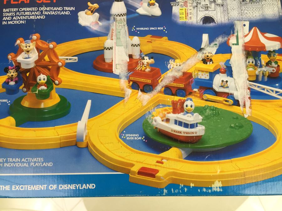 Disneyland Play Set Battery Operated Disneyland Train Starts Futureland, Fantasyland, And Adventureland In Motion SEARS 44093 New In Box [Photo 9]