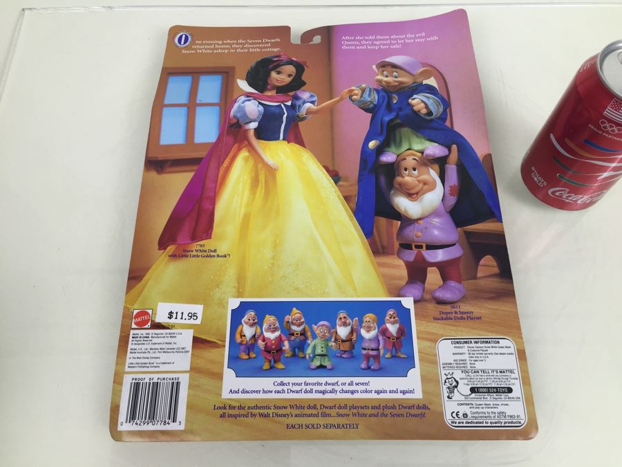 Walt Disney's Snow White And The Seven Dwarfs The Queen & Costume Playset New On Card Mattel 7784 Vintage 1992 [Photo 3]