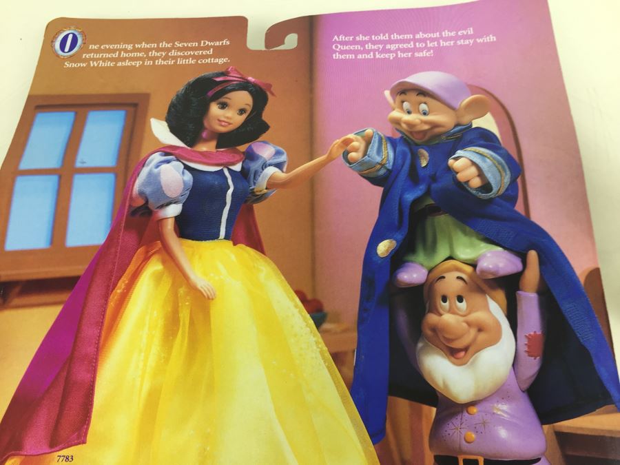 Walt Disney's Snow White And The Seven Dwarfs The Queen & Costume Playset New On Card Mattel 7784 Vintage 1992 [Photo 8]