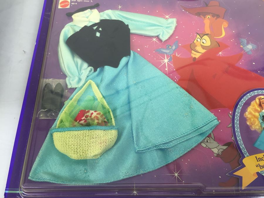 Pair Of Disney Classics Sleeping Beauty Maleficent Mask & Costume Playset Mattel 4613 Plus Sleeping Beauty Peasant Dress Mattel 4614 New In Packaging Vintage 1991 [Photo 11]