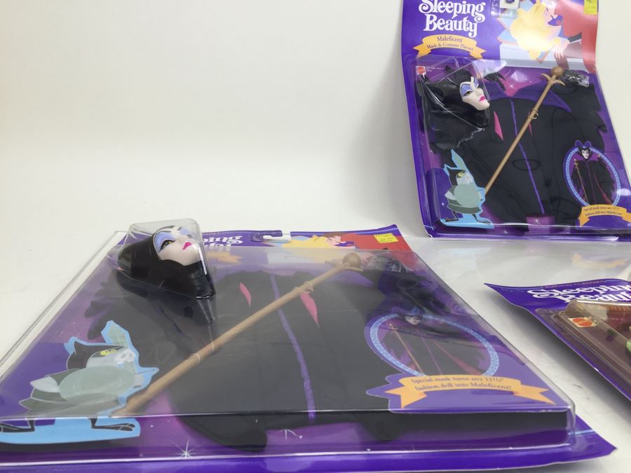 Pair Of Disney Classics Sleeping Beauty Maleficent Mask & Costume Playset Mattel 4613 Plus Sleeping Beauty Peasant Dress Mattel 4614 New In Packaging Vintage 1991 [Photo 8]