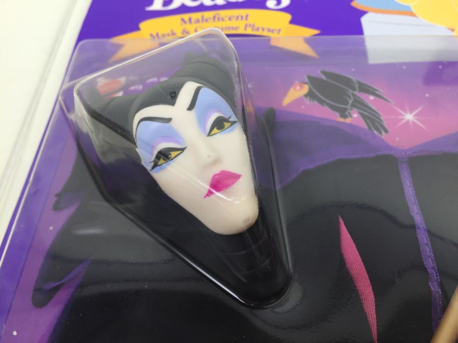 Pair Of Disney Classics Sleeping Beauty Maleficent Mask & Costume Playset Mattel 4613 Plus Sleeping Beauty Peasant Dress Mattel 4614 New In Packaging Vintage 1991 [Photo 4]
