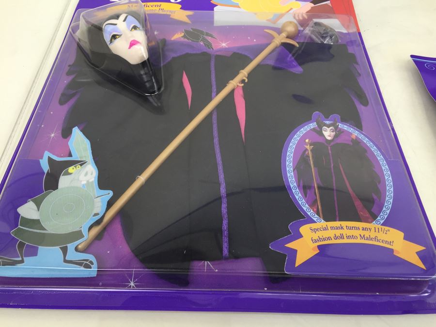 Pair Of Disney Classics Sleeping Beauty Maleficent Mask & Costume Playset Mattel 4613 Plus Sleeping Beauty Peasant Dress Mattel 4614 New In Packaging Vintage 1991 [Photo 7]