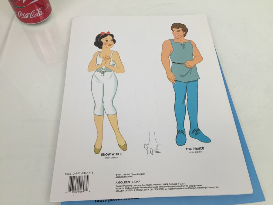 Walt Disney's Snow White And The Seven Dwarfs Snow White Bank + Cinderella Bank + Pair Of Snow White And The Seven Dwarfs Deluxe Paper Doll Golden Books New Old Stock [Photo 12]